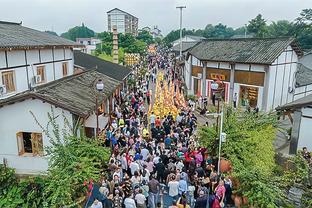 约什-基迪过去三场场均18分6.7板5.7助 真实命中率82.1%